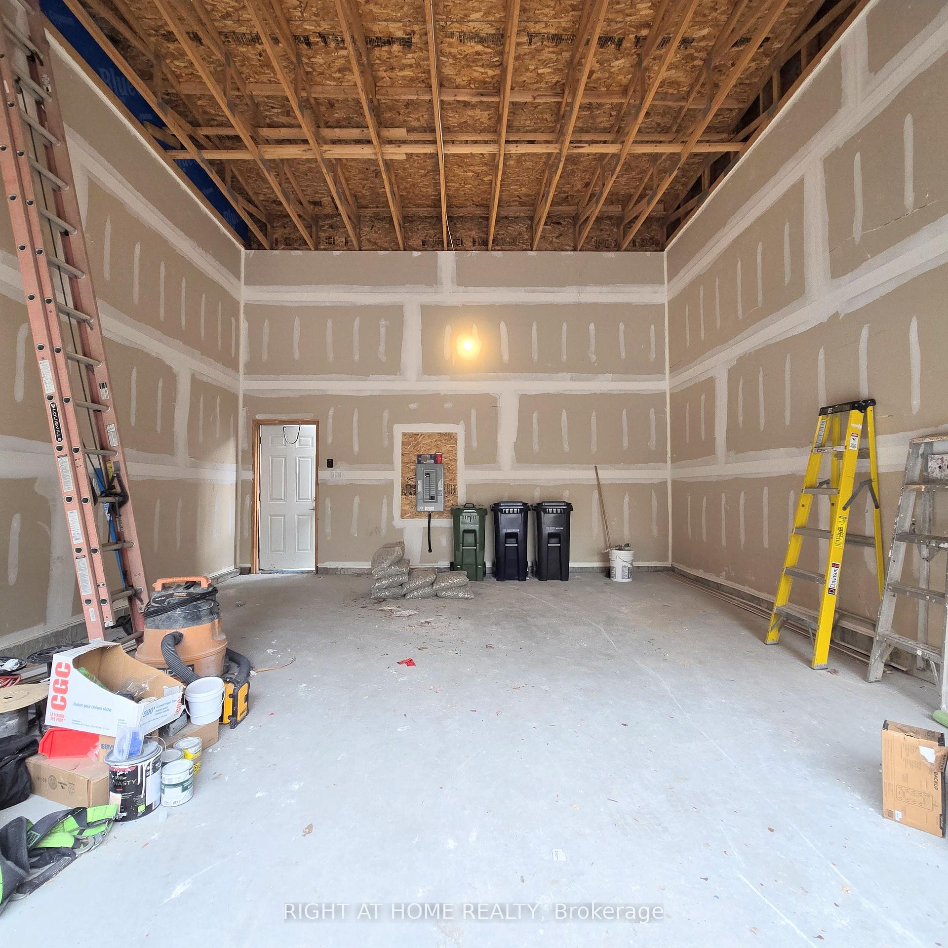 Photo 30 of Unit #Upper Unit, 137 Frederick Tisdale Drive, North York, Downsview-Roding-CFB — HOMEH