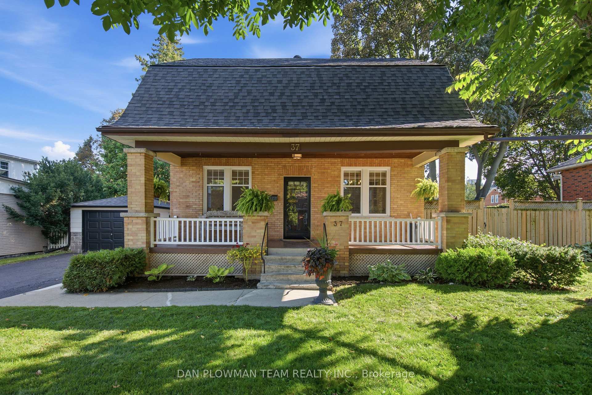 Photo 1 of 37 Wellington Street, Clarington, Bowmanville — HOMEH