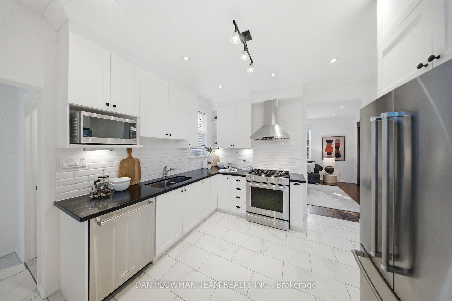 Photo 14 of 37 Wellington Street, Clarington, Bowmanville — HOMEH