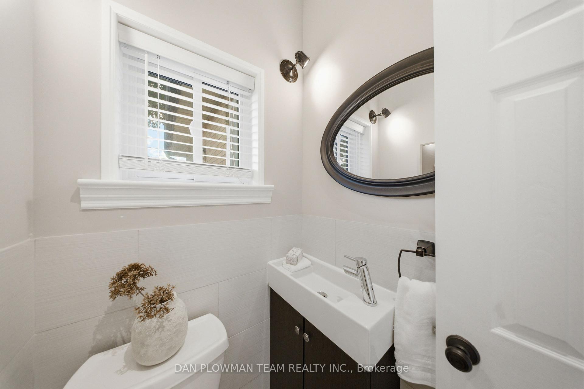 Photo 16 of 37 Wellington Street, Clarington, Bowmanville — HOMEH