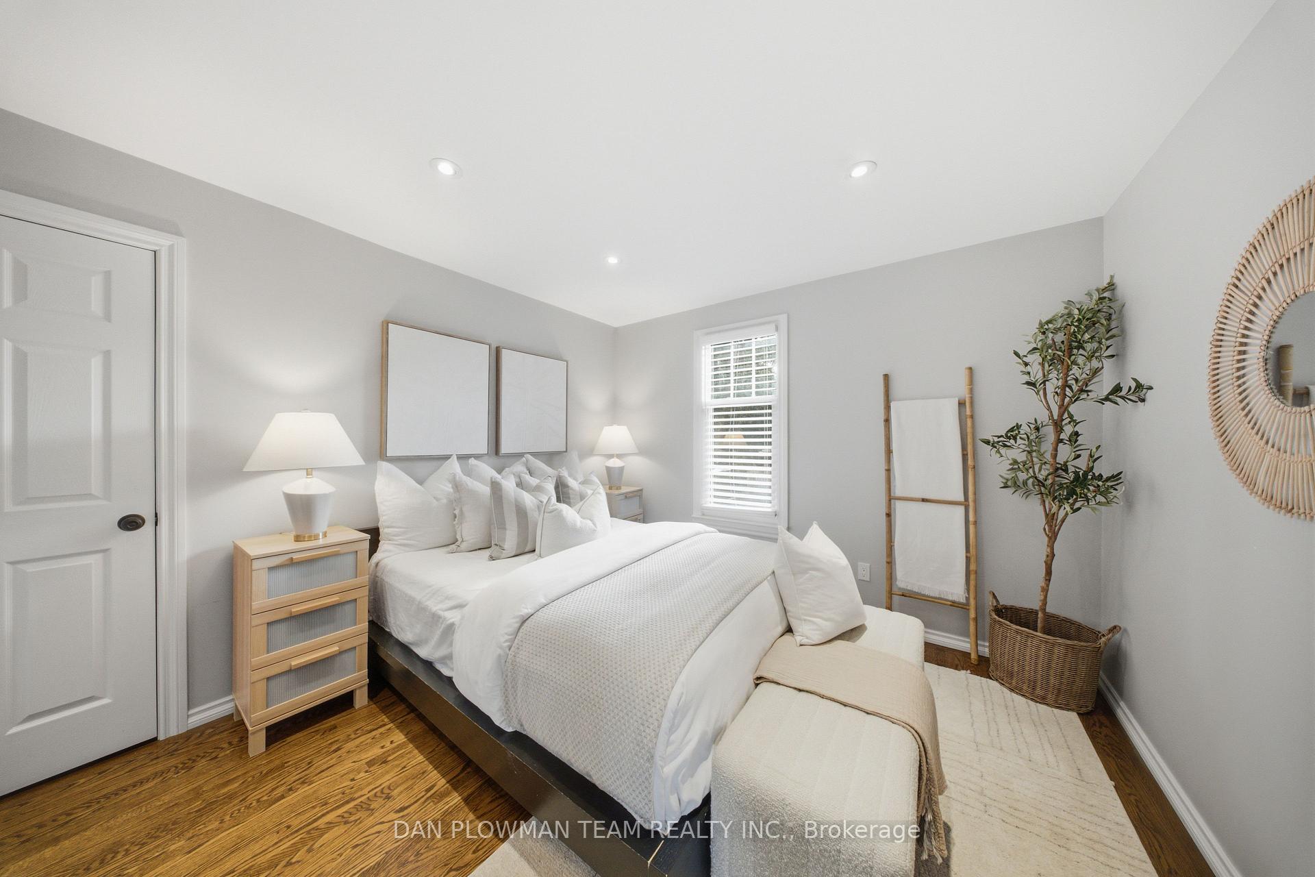 Photo 24 of 37 Wellington Street, Clarington, Bowmanville — HOMEH
