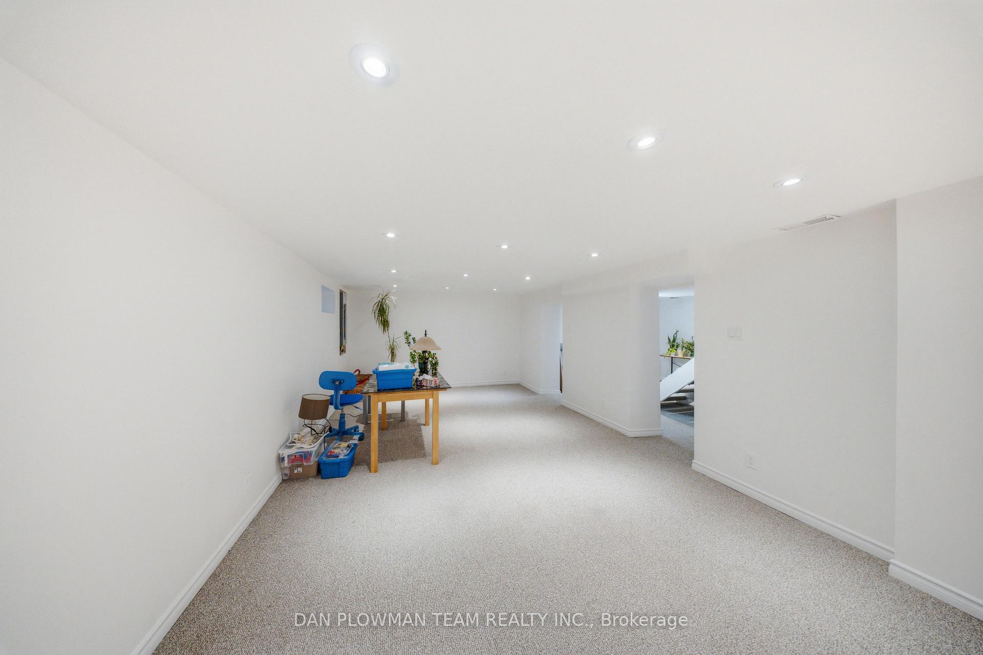 Photo 35 of 37 Wellington Street, Clarington, Bowmanville — HOMEH