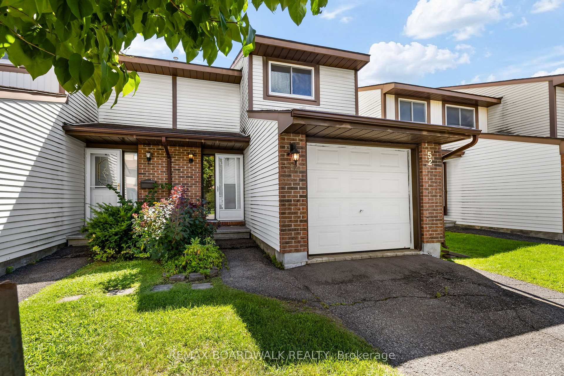 Photo 2 of 52 Baneberry Crescent, Ottawa, Kanata - Glencairn/Hazeldean — HOMEH