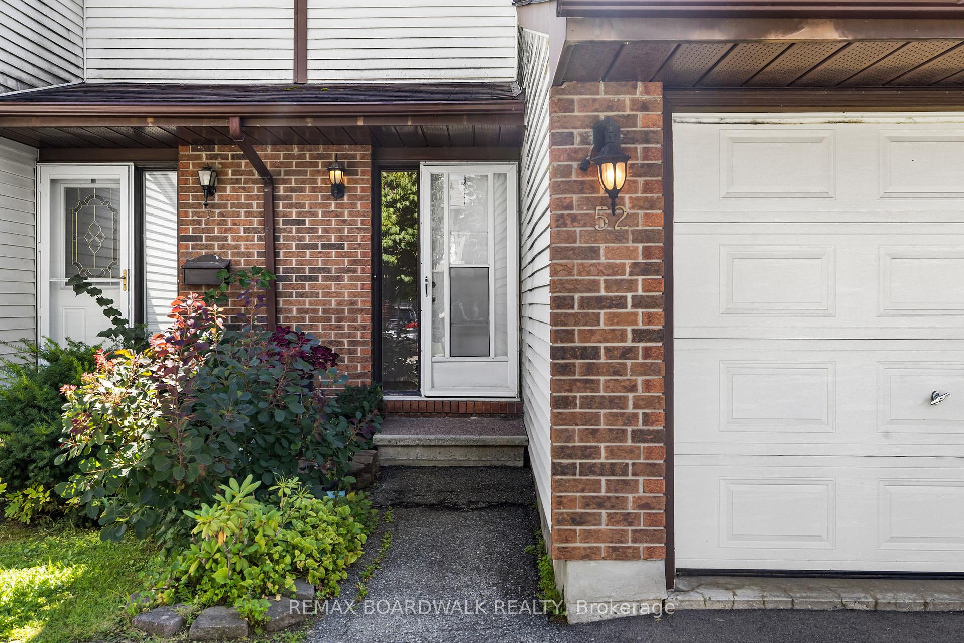 Photo 3 of 52 Baneberry Crescent, Ottawa, Kanata - Glencairn/Hazeldean — HOMEH