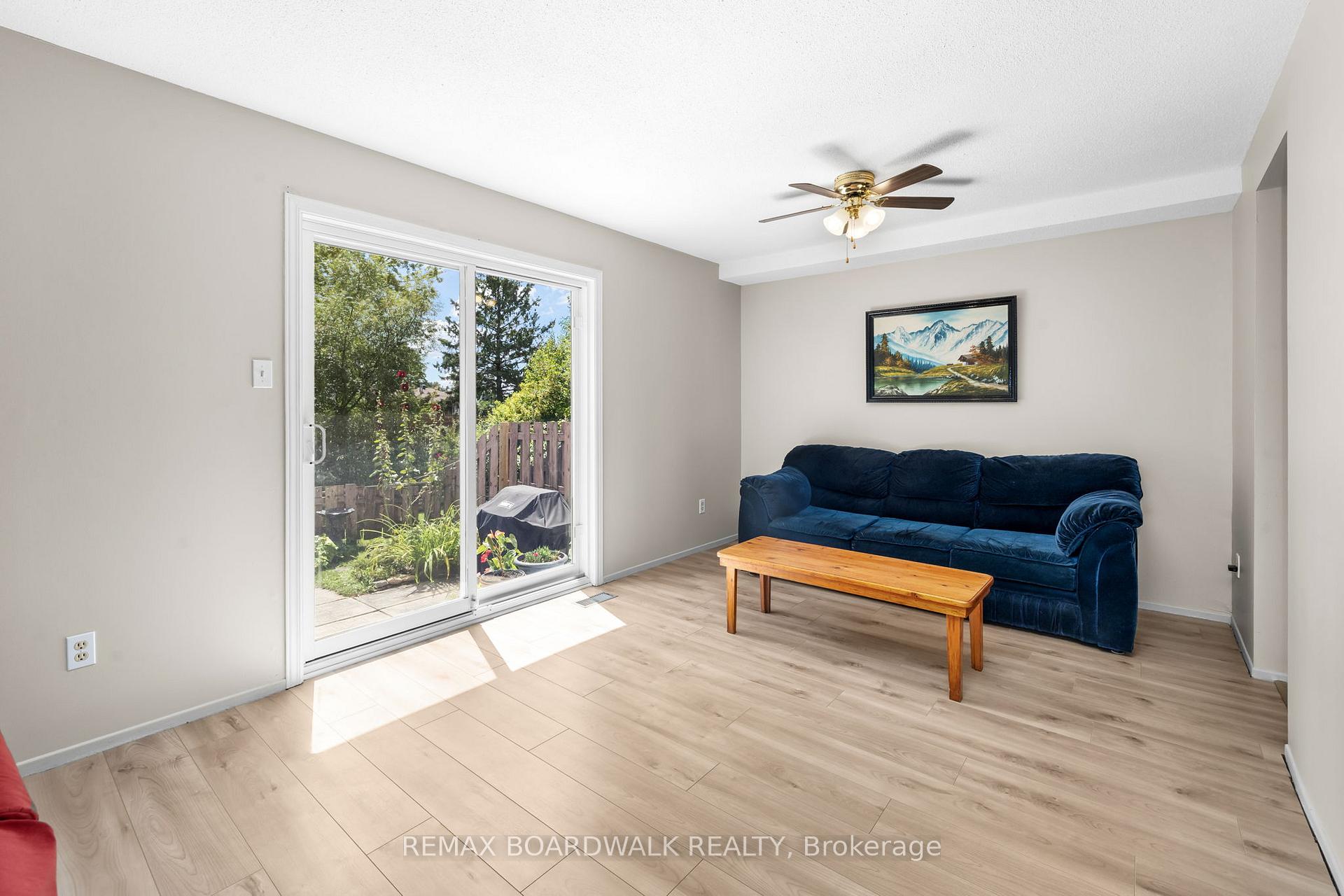 Photo 6 of 52 Baneberry Crescent, Ottawa, Kanata - Glencairn/Hazeldean — HOMEH