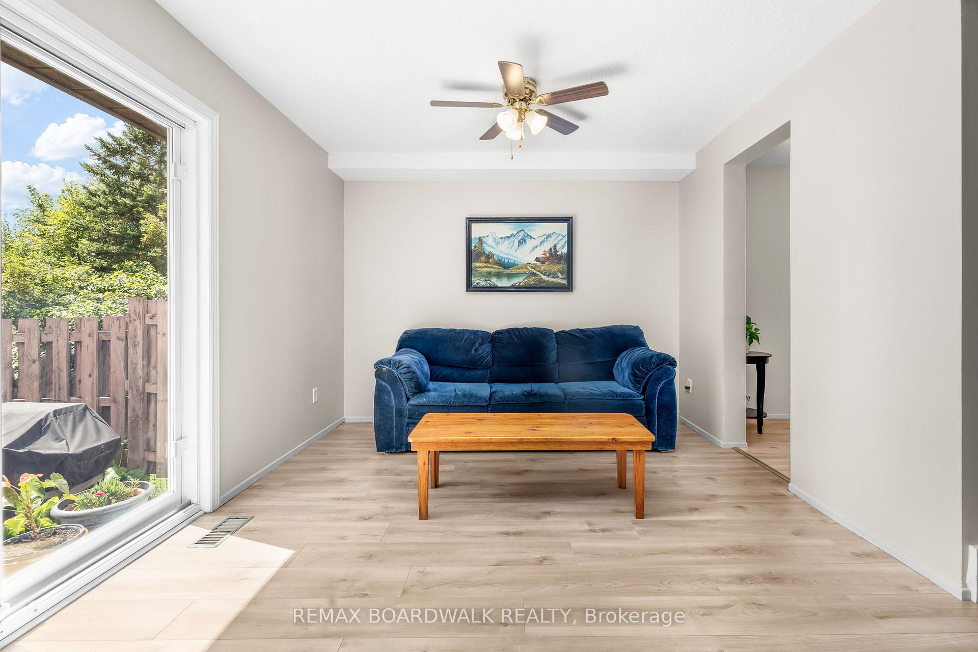 Photo 7 of 52 Baneberry Crescent, Ottawa, Kanata - Glencairn/Hazeldean — HOMEH