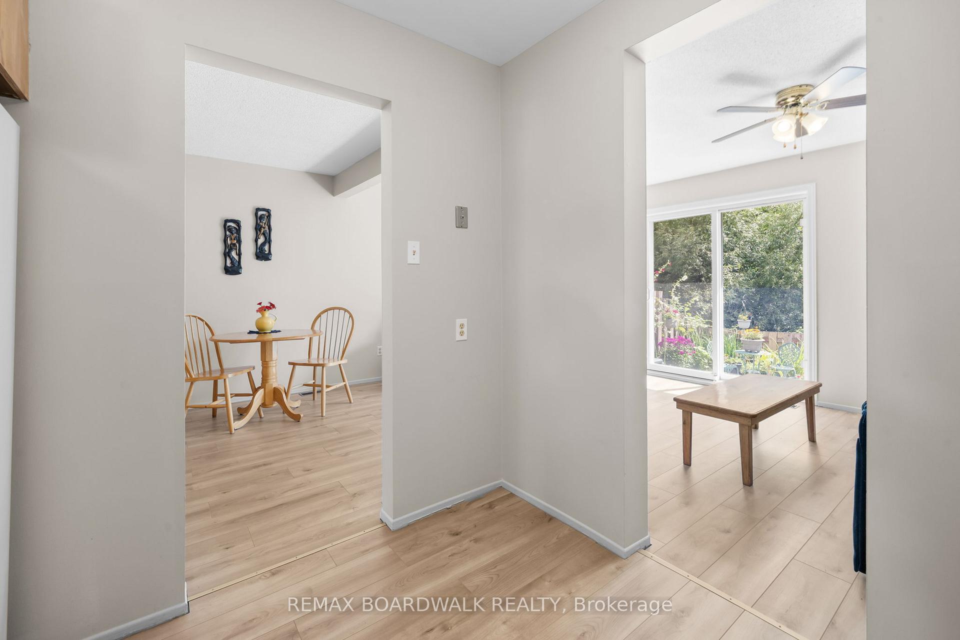 Photo 15 of 52 Baneberry Crescent, Ottawa, Kanata - Glencairn/Hazeldean — HOMEH