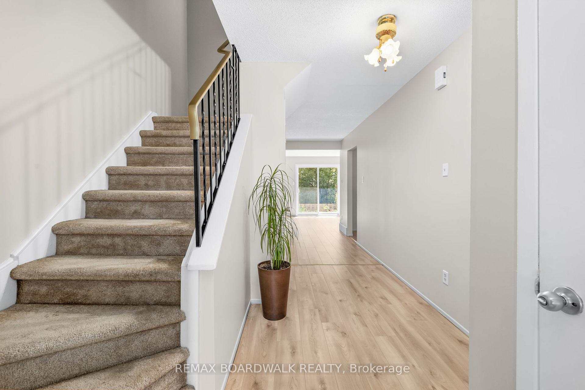 Photo 17 of 52 Baneberry Crescent, Ottawa, Kanata - Glencairn/Hazeldean — HOMEH