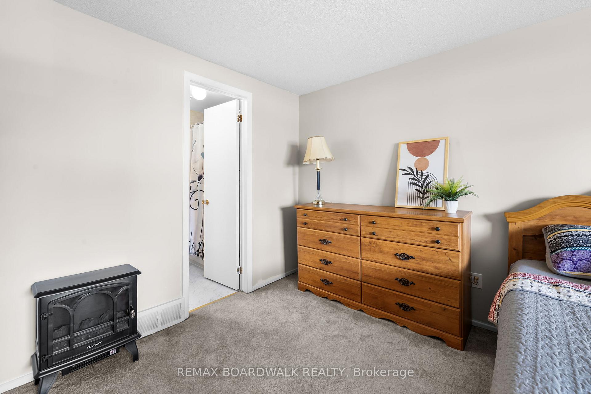 Photo 21 of 52 Baneberry Crescent, Ottawa, Kanata - Glencairn/Hazeldean — HOMEH