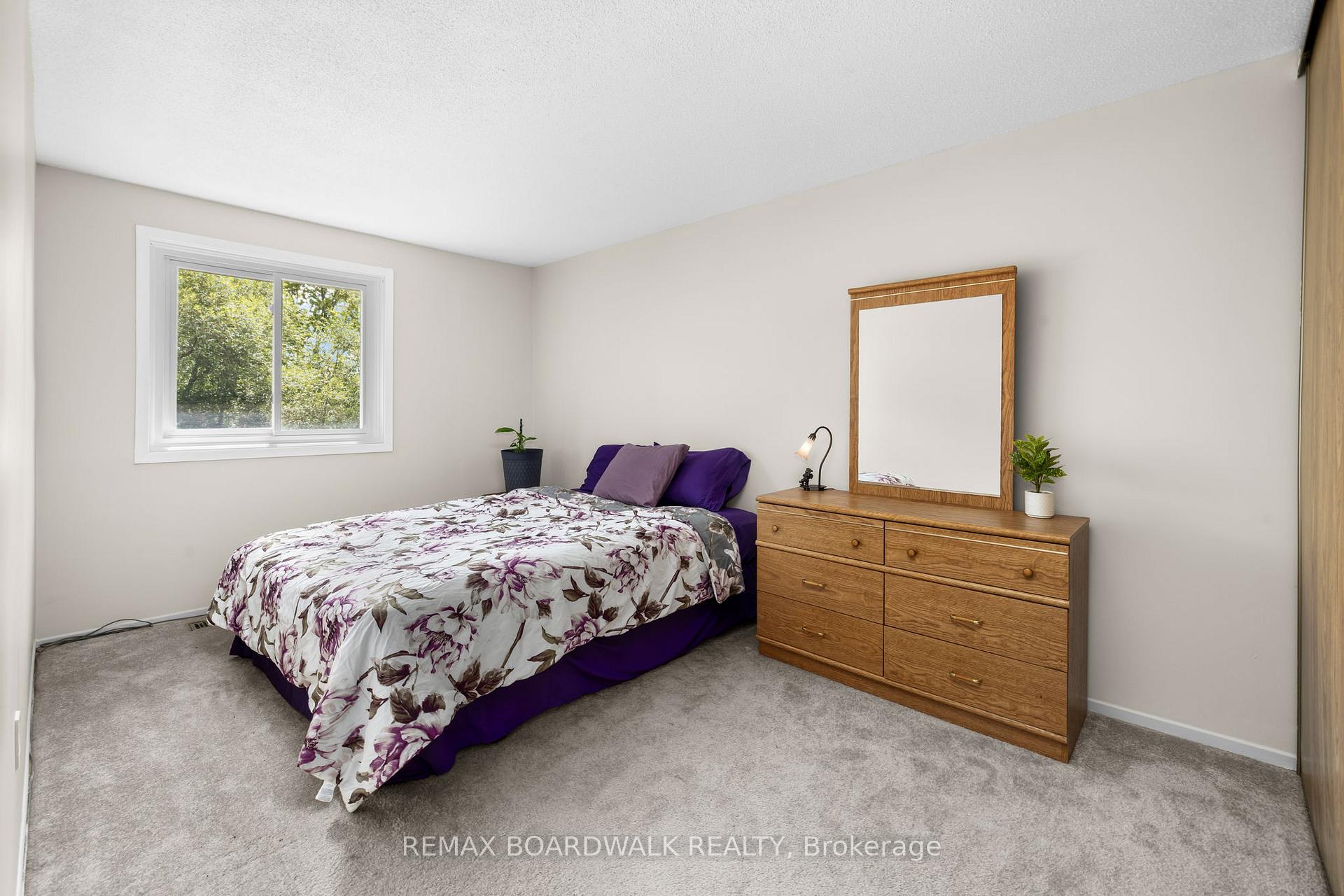 Photo 22 of 52 Baneberry Crescent, Ottawa, Kanata - Glencairn/Hazeldean — HOMEH