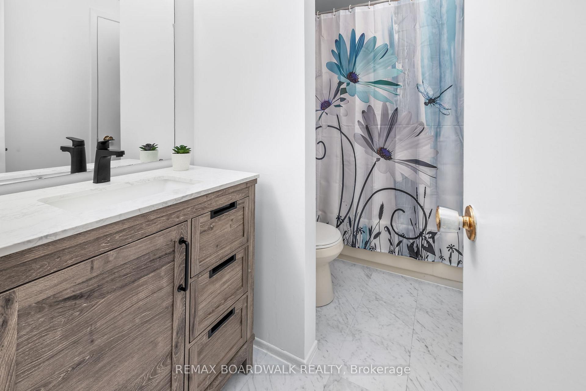 Photo 25 of 52 Baneberry Crescent, Ottawa, Kanata - Glencairn/Hazeldean — HOMEH