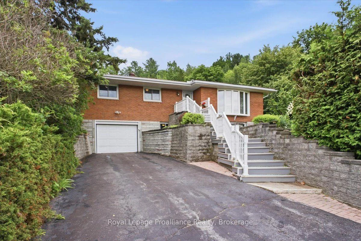 Photo 4 of 68 Riverside Parkway, Quinte West, Sidney Ward — HOMEH