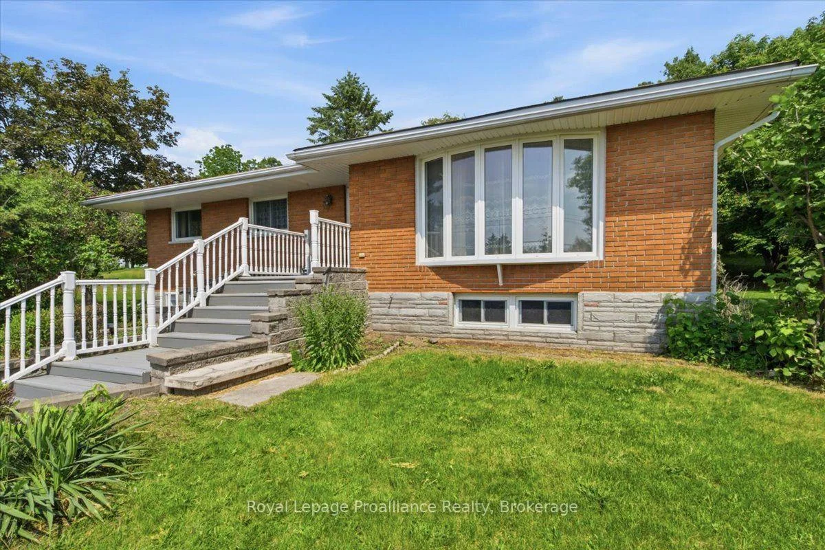 Photo 15 of 68 Riverside Parkway, Quinte West, Sidney Ward — HOMEH