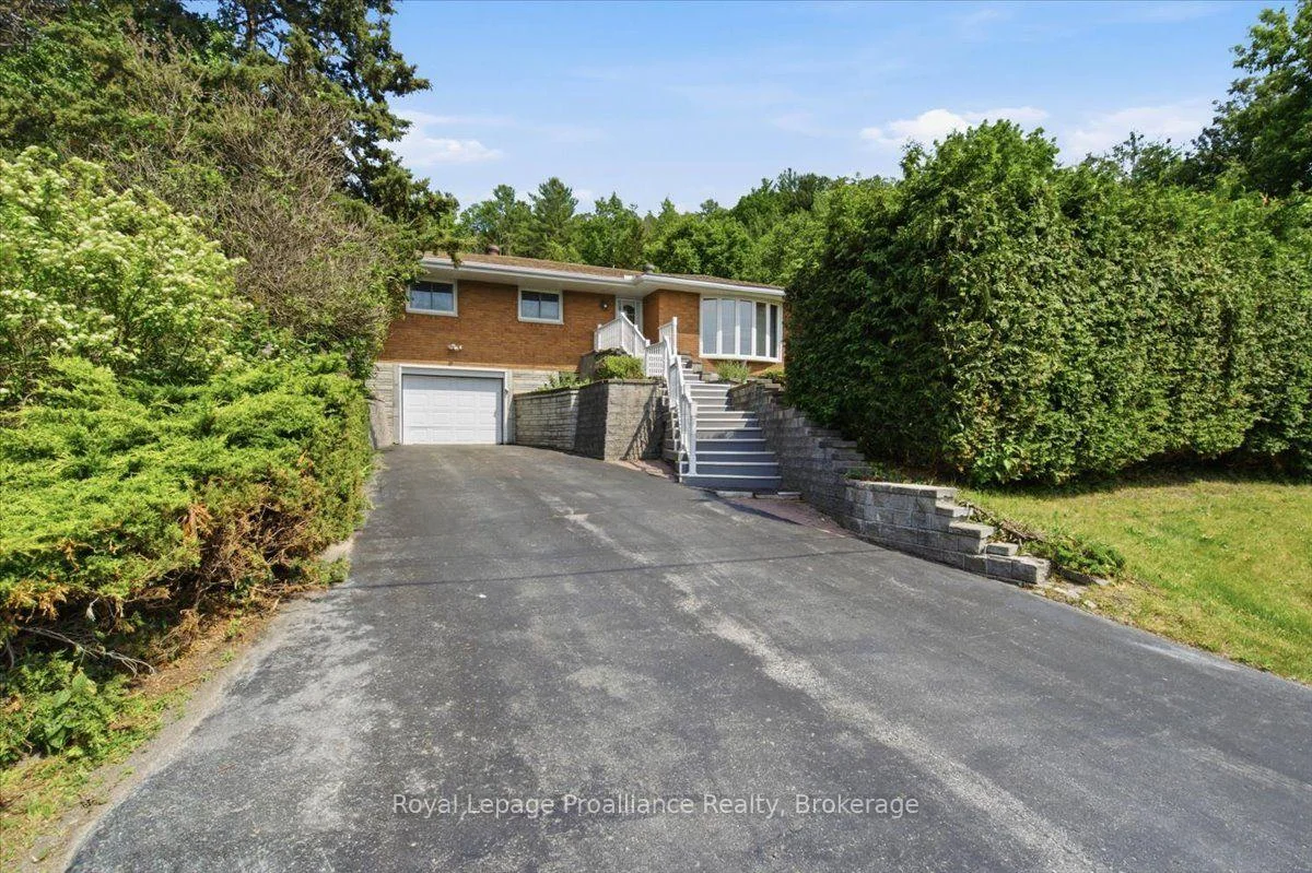 Photo 20 of 68 Riverside Parkway, Quinte West, Sidney Ward — HOMEH