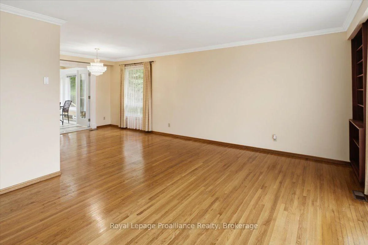 Photo 25 of 68 Riverside Parkway, Quinte West, Sidney Ward — HOMEH