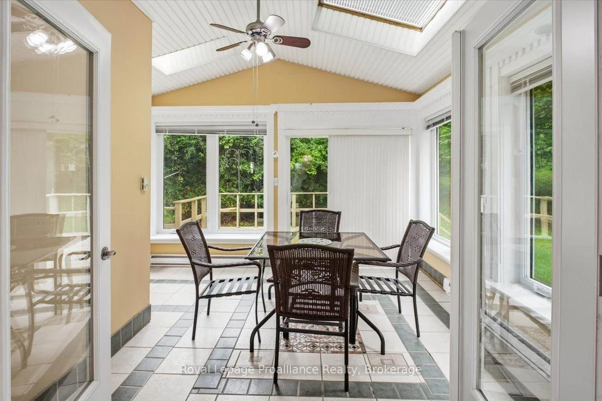 Photo 33 of 68 Riverside Parkway, Quinte West, Sidney Ward — HOMEH