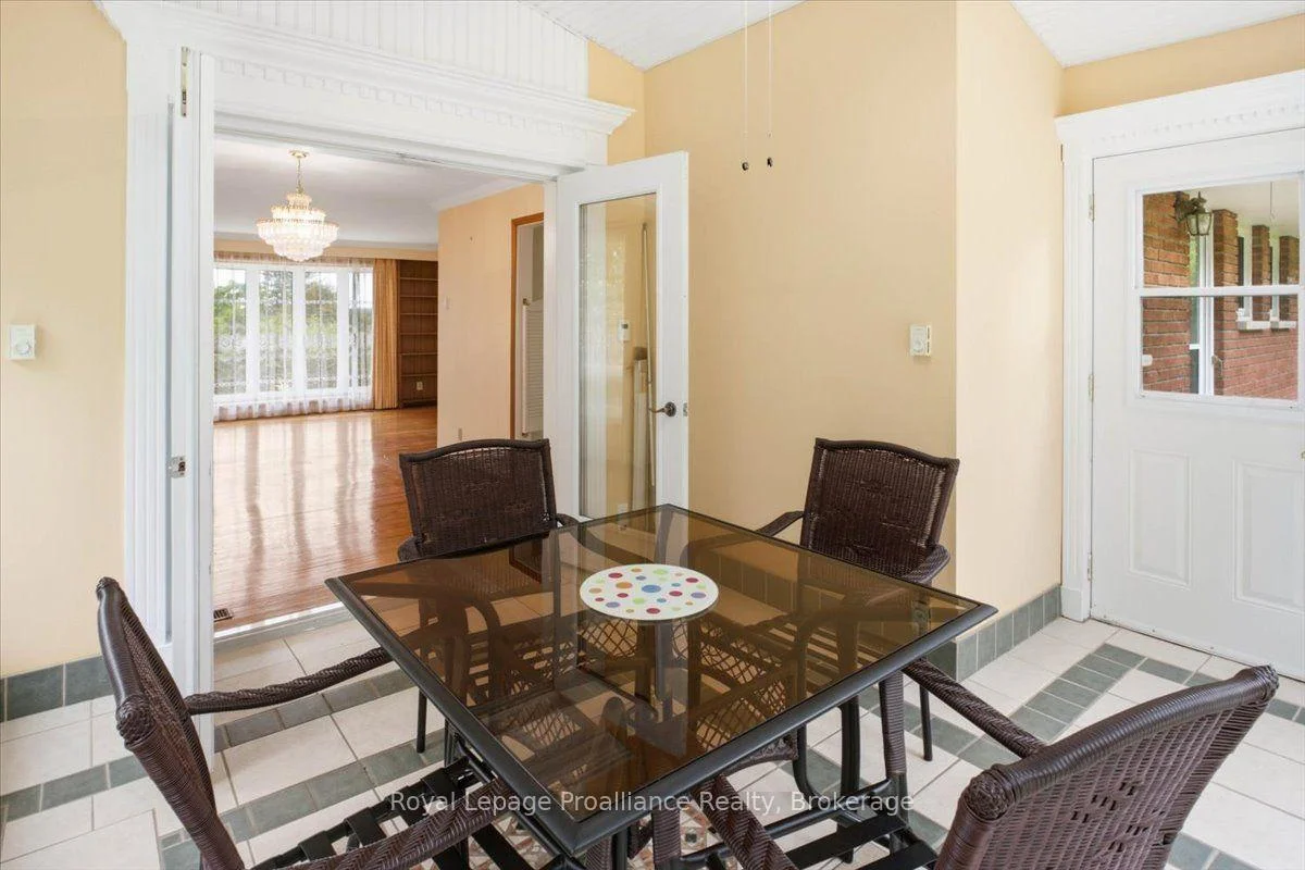 Photo 35 of 68 Riverside Parkway, Quinte West, Sidney Ward — HOMEH