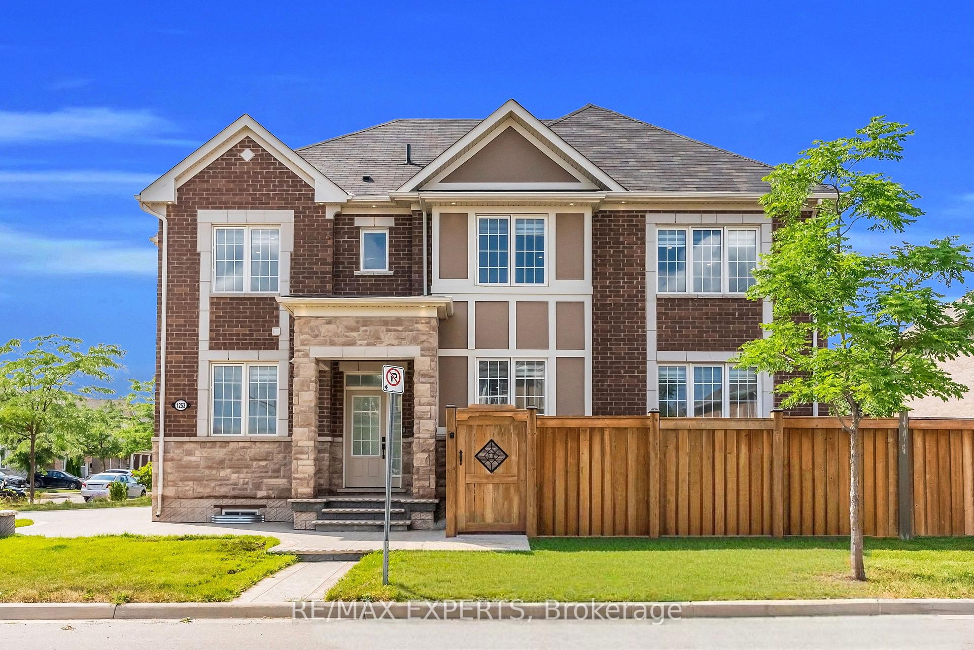 Photo 4 of 1253 Duignan Crescent, Milton, Ford — HOMEH