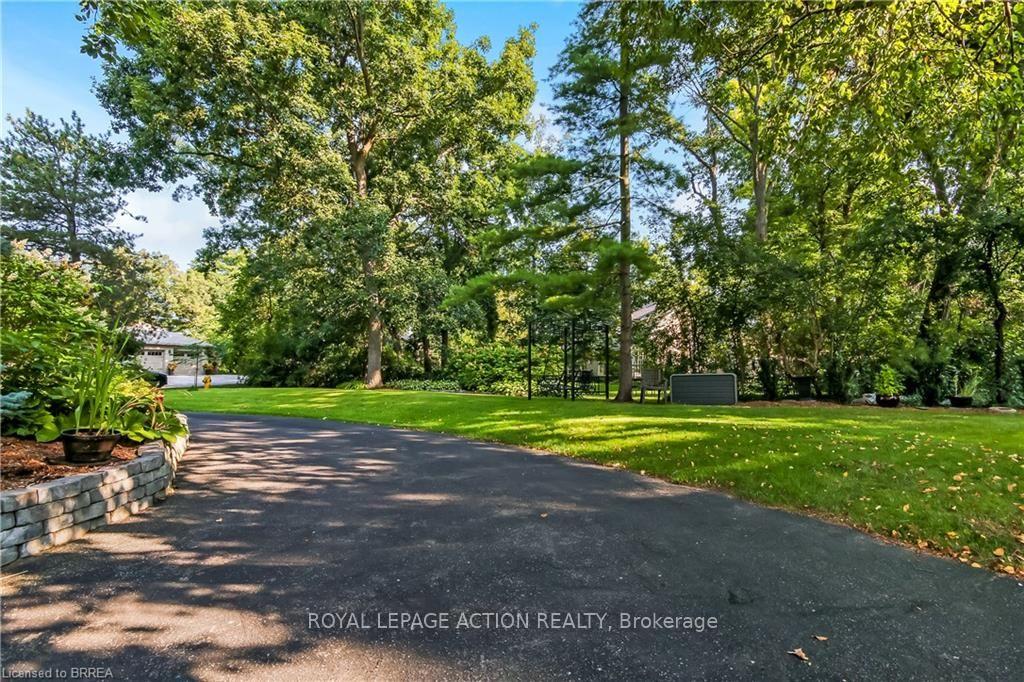 Photo 4 of 19 Oakley Road, Brantford, Ava Rd — HOMEH
