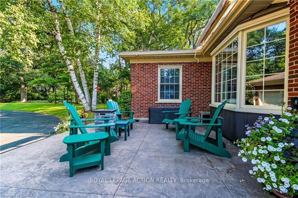 Photo 7 of 19 Oakley Road, Brantford, Ava Rd — HOMEH
