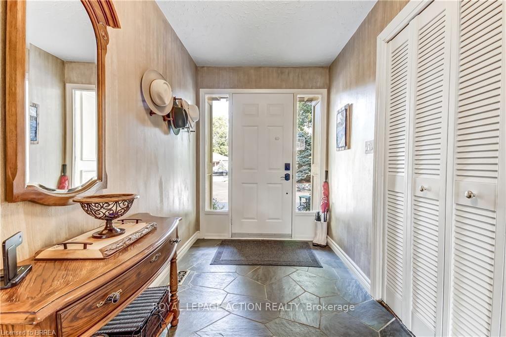Photo 8 of 19 Oakley Road, Brantford, Ava Rd — HOMEH
