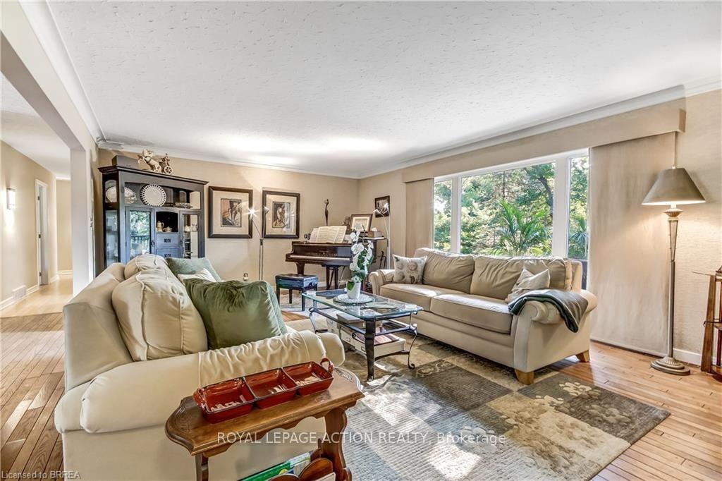 Photo 10 of 19 Oakley Road, Brantford, Ava Rd — HOMEH