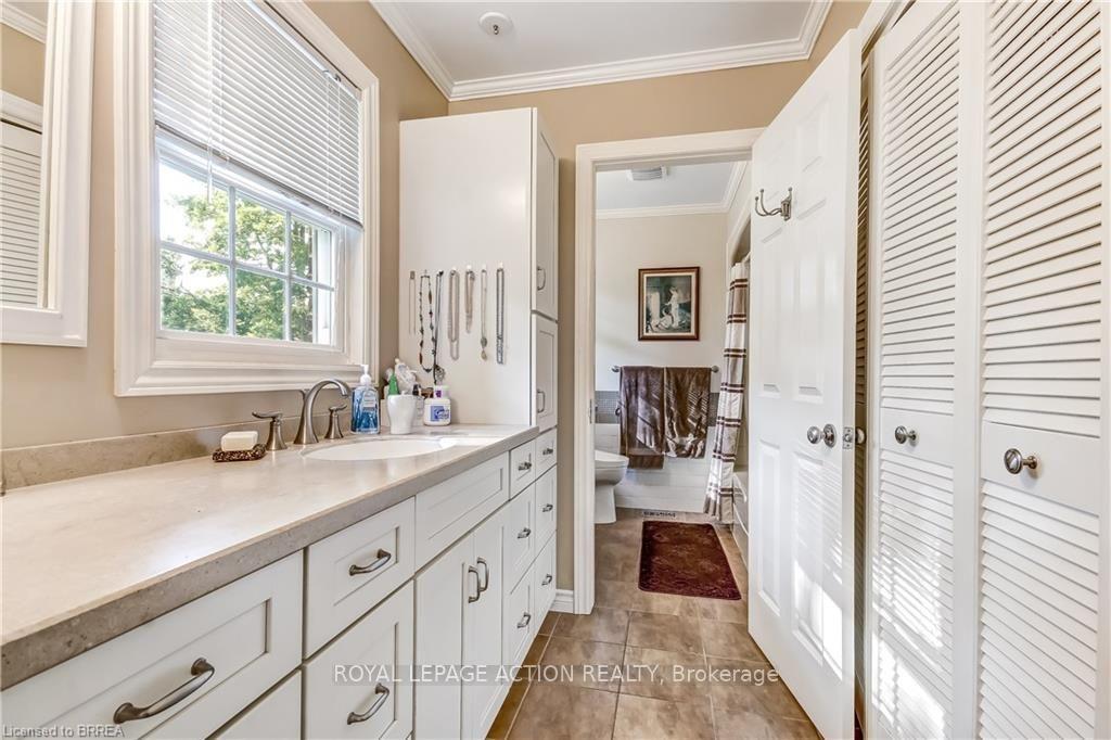 Photo 23 of 19 Oakley Road, Brantford, Ava Rd — HOMEH