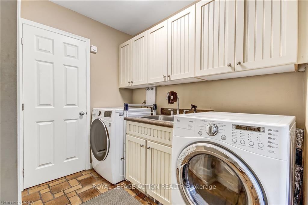 Photo 26 of 19 Oakley Road, Brantford, Ava Rd — HOMEH