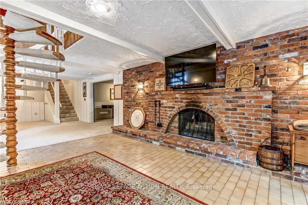 Photo 29 of 19 Oakley Road, Brantford, Ava Rd — HOMEH