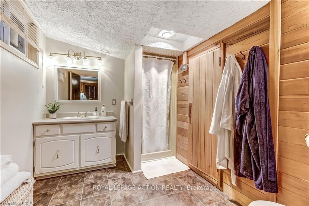 Photo 33 of 19 Oakley Road, Brantford, Ava Rd — HOMEH