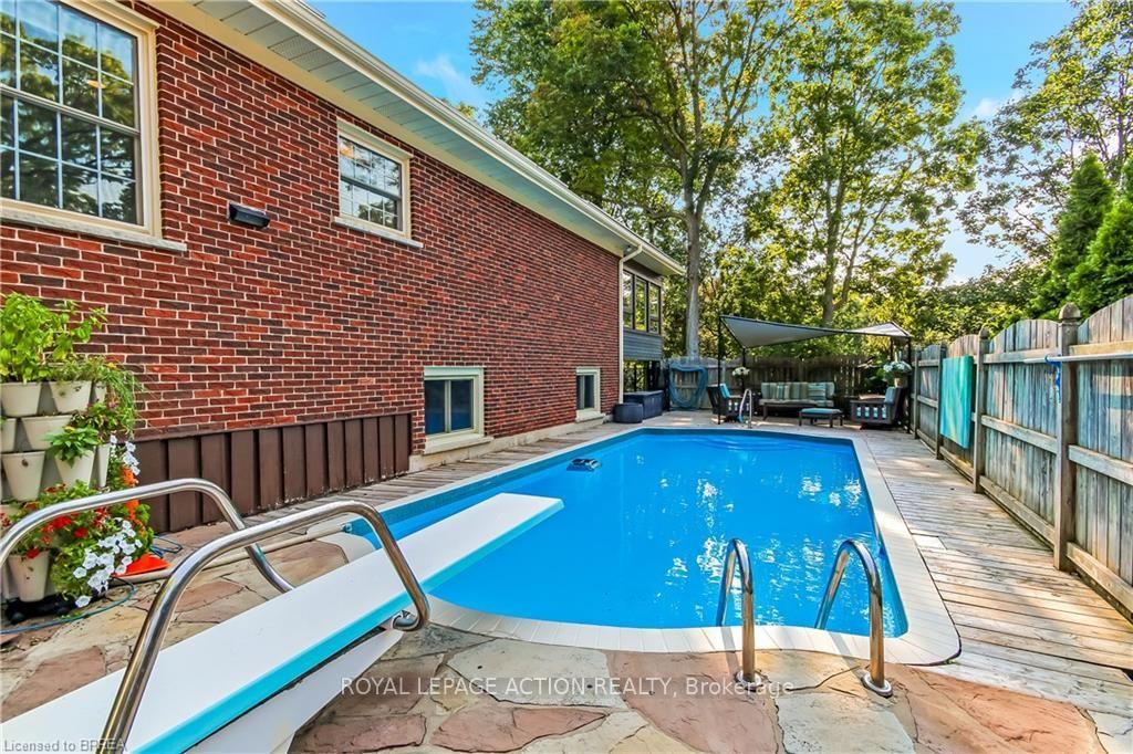 Photo 43 of 19 Oakley Road, Brantford, Ava Rd — HOMEH