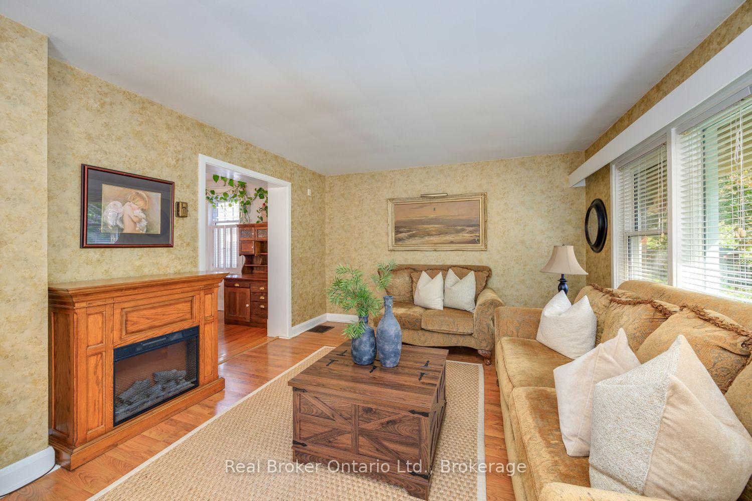 Photo 25 of 55 Wellington Street, Clarington, Bowmanville — HOMEH