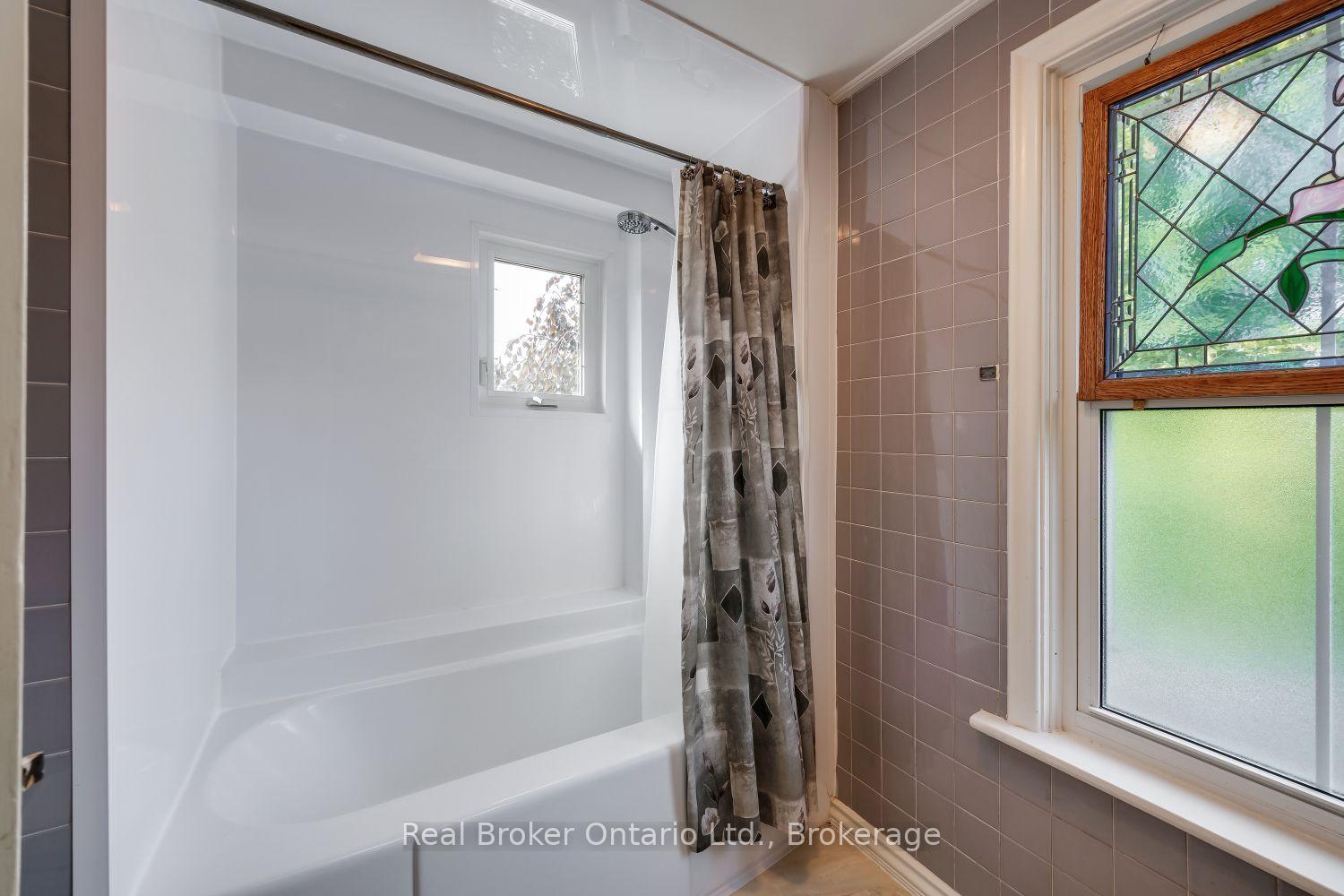 Photo 34 of 55 Wellington Street, Clarington, Bowmanville — HOMEH