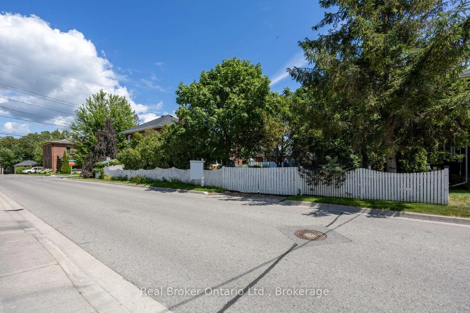 Photo 3 of 55 Wellington Street, Clarington, Bowmanville — HOMEH