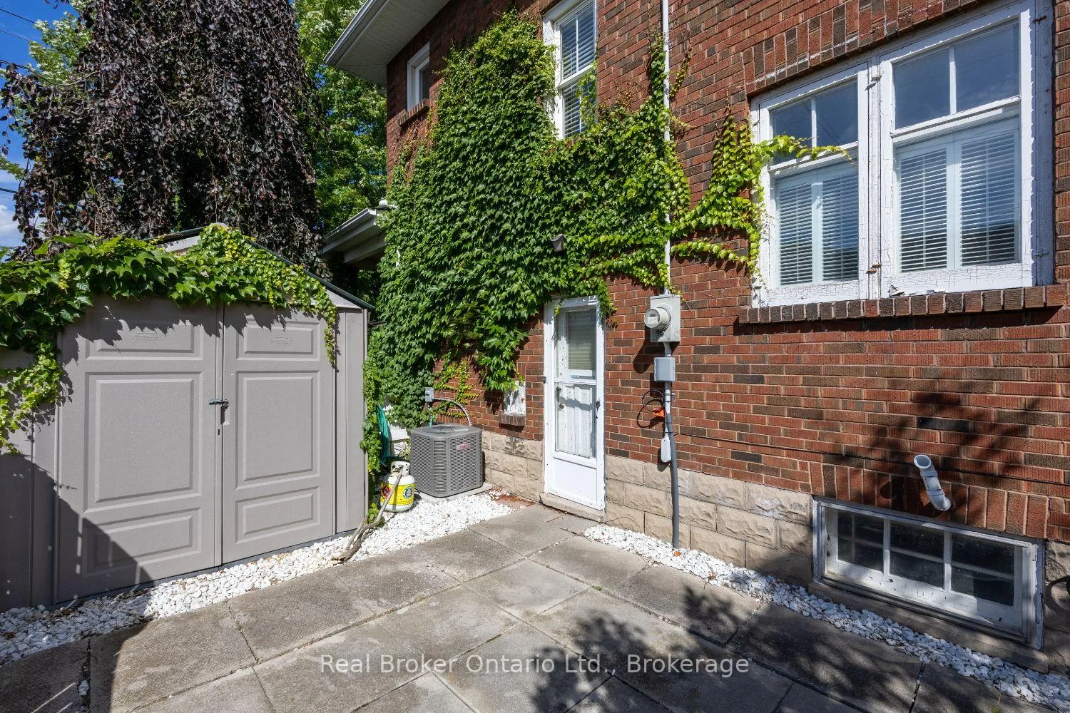 Photo 41 of 55 Wellington Street, Clarington, Bowmanville — HOMEH
