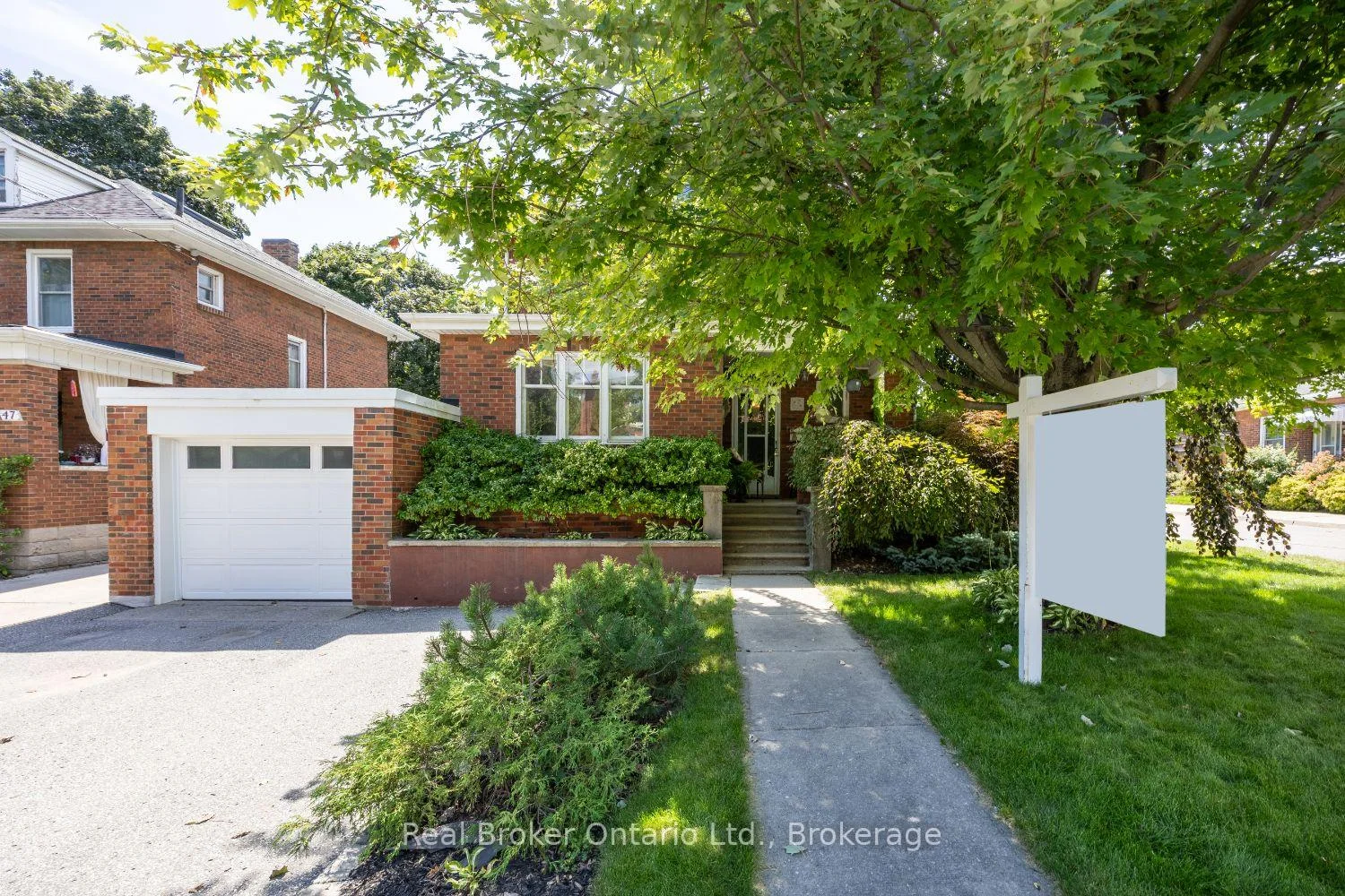 Photo 46 of 55 Wellington Street, Clarington, Bowmanville — HOMEH