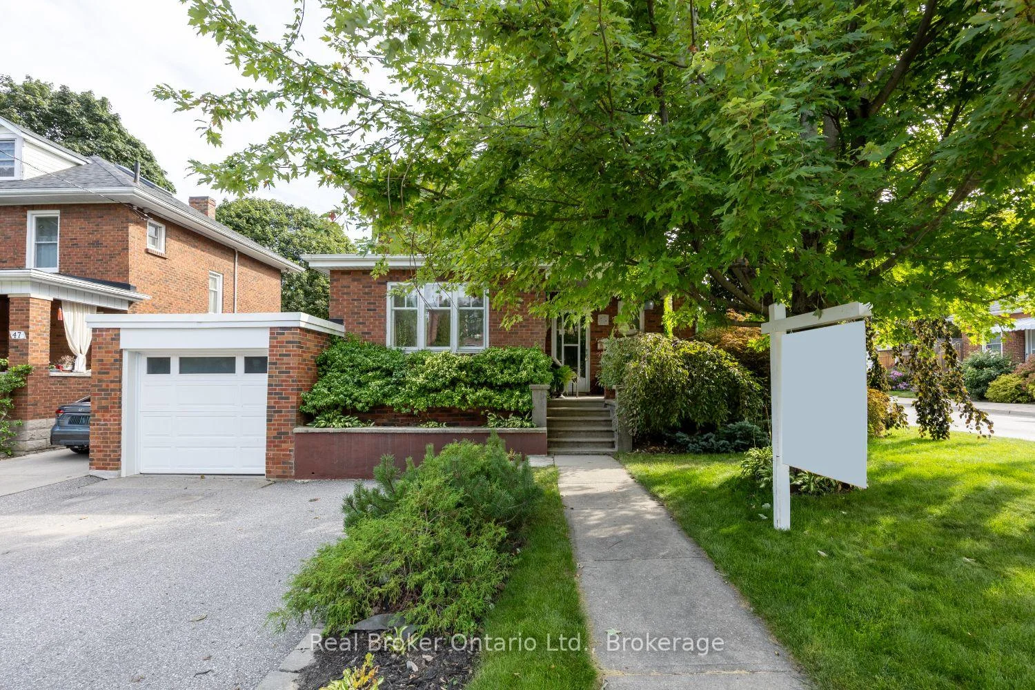 Photo 47 of 55 Wellington Street, Clarington, Bowmanville — HOMEH