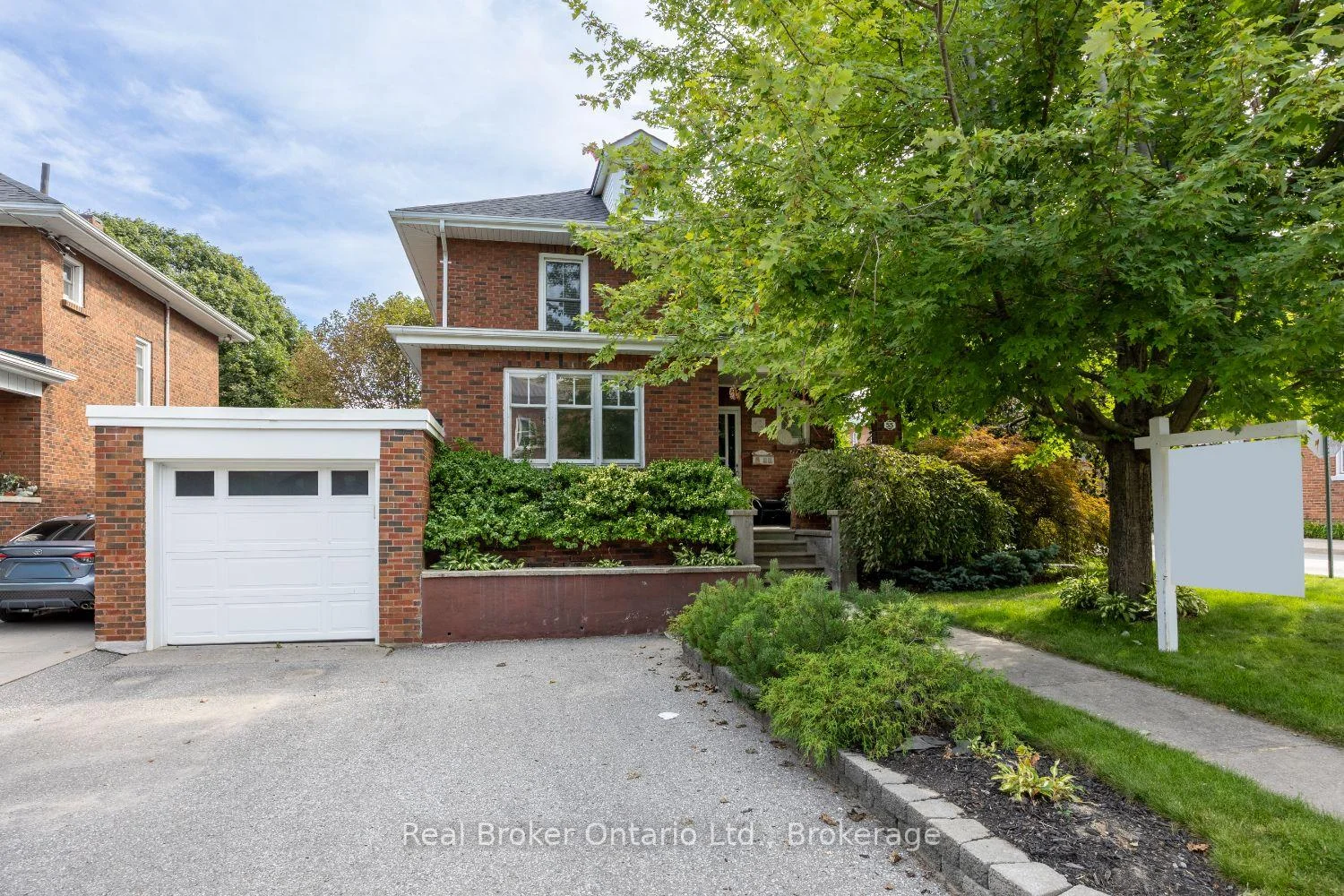 Photo 50 of 55 Wellington Street, Clarington, Bowmanville — HOMEH