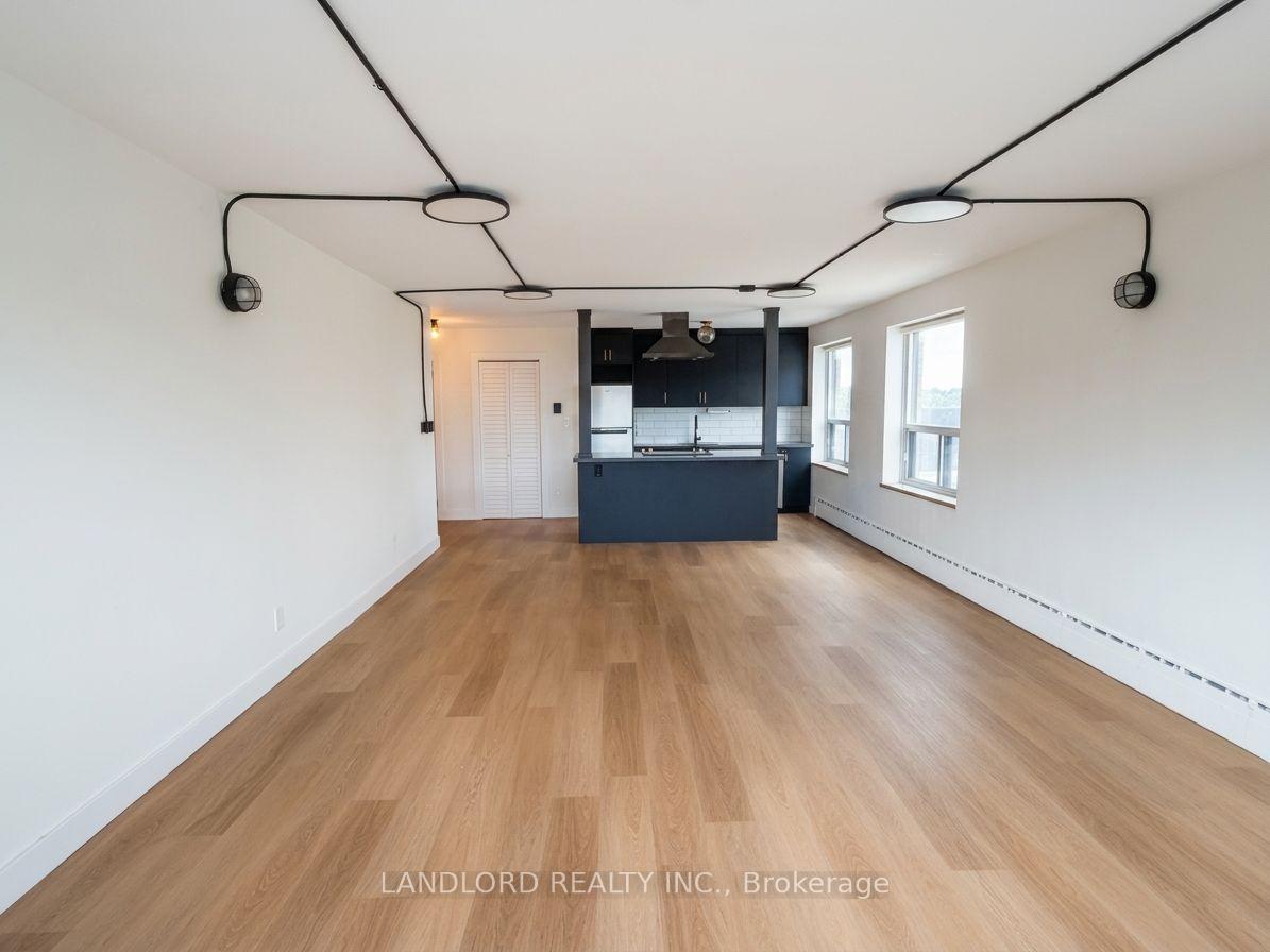 Photo 6 of Unit 402, 420 Eglinton Avenue E, Toronto, Mount Pleasant East — HOMEH