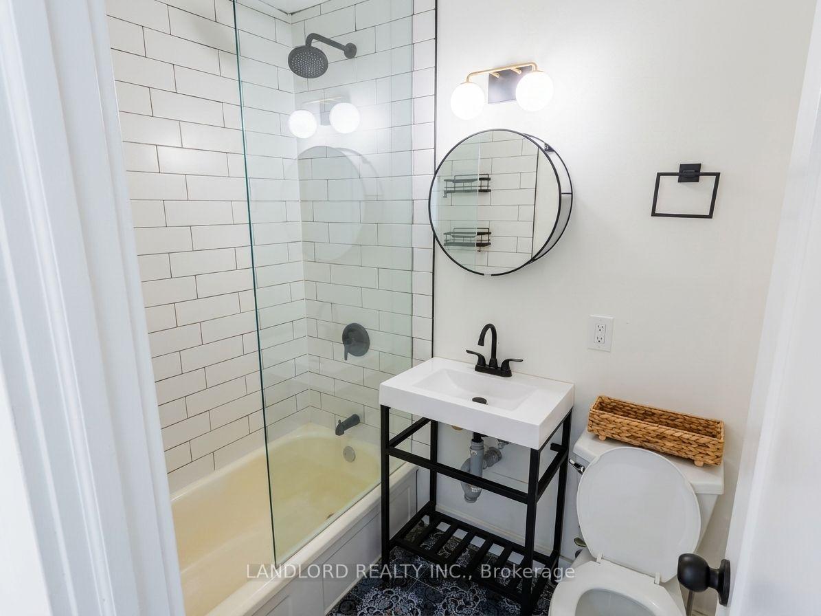 Photo 12 of Unit 402, 420 Eglinton Avenue E, Toronto, Mount Pleasant East — HOMEH