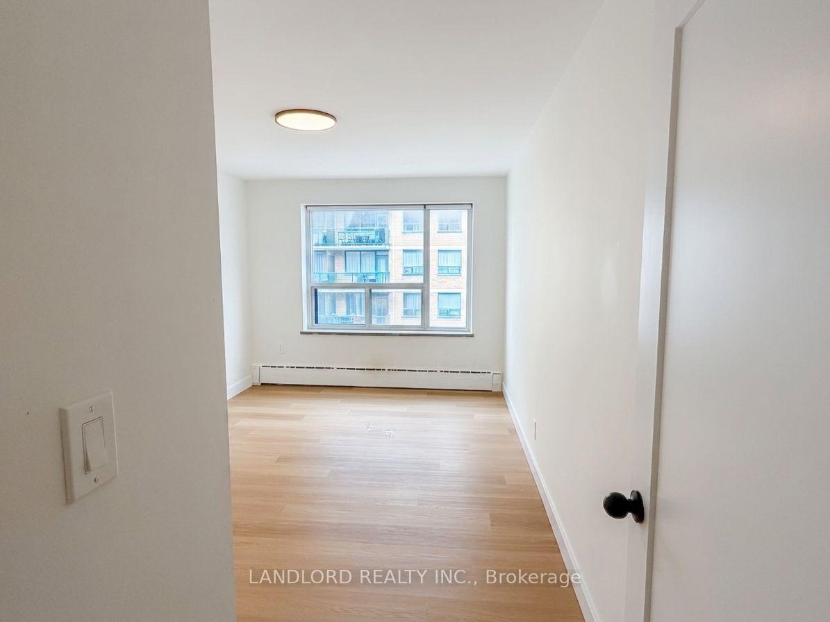 Photo 14 of Unit 402, 420 Eglinton Avenue E, Toronto, Mount Pleasant East — HOMEH