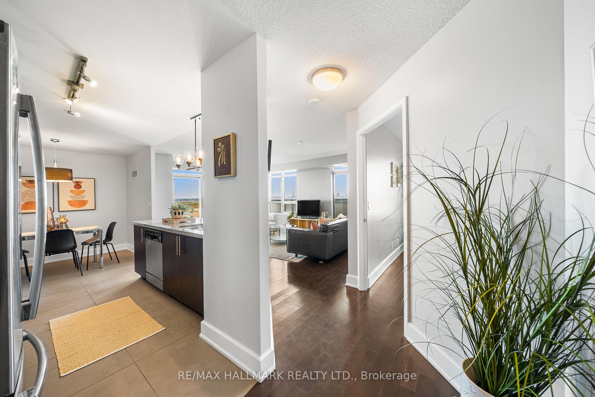 Photo 5 of Unit 708, 676 Sheppard Avenue E, North York, Bayview Village — HOMEH