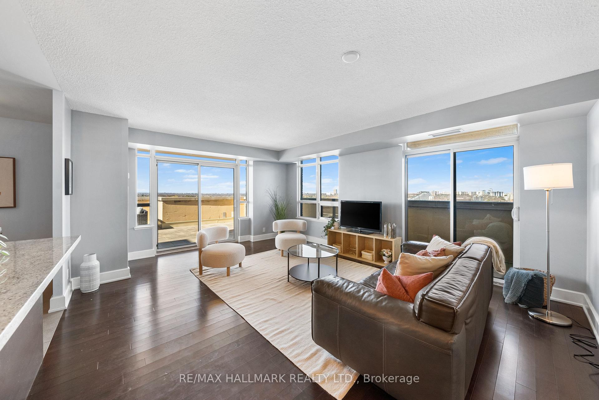 Photo 6 of Unit 708, 676 Sheppard Avenue E, North York, Bayview Village — HOMEH