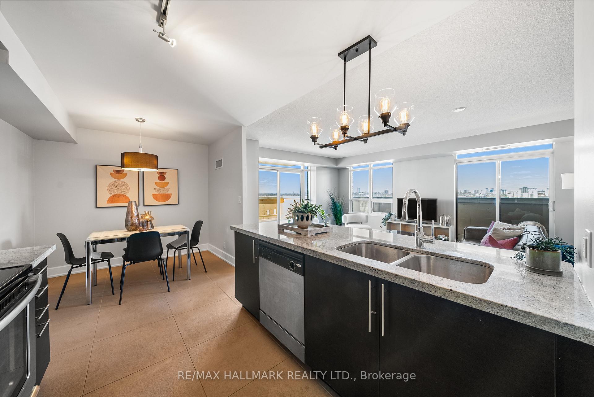 Photo 12 of Unit 708, 676 Sheppard Avenue E, North York, Bayview Village — HOMEH