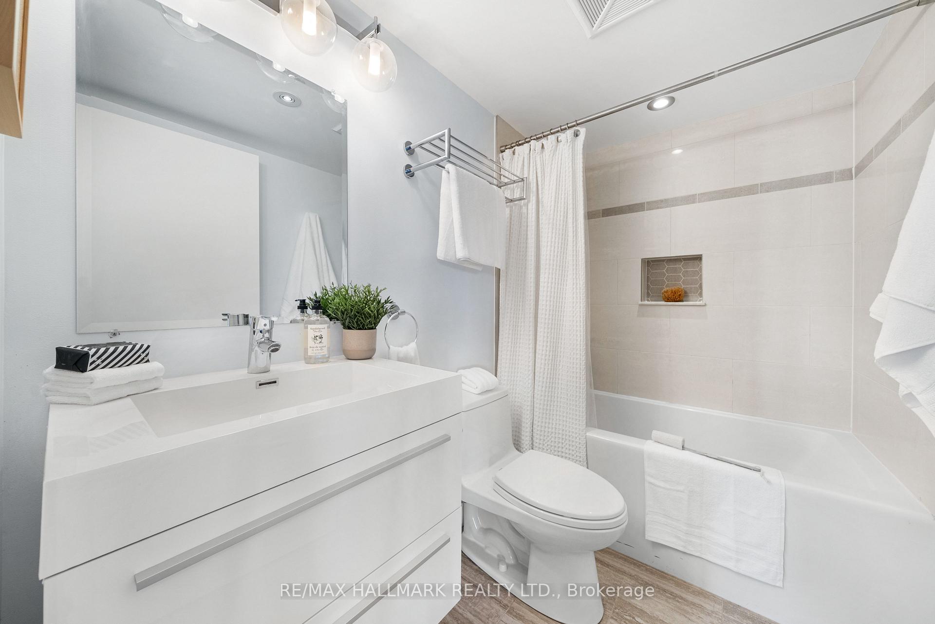 Photo 24 of Unit 708, 676 Sheppard Avenue E, North York, Bayview Village — HOMEH