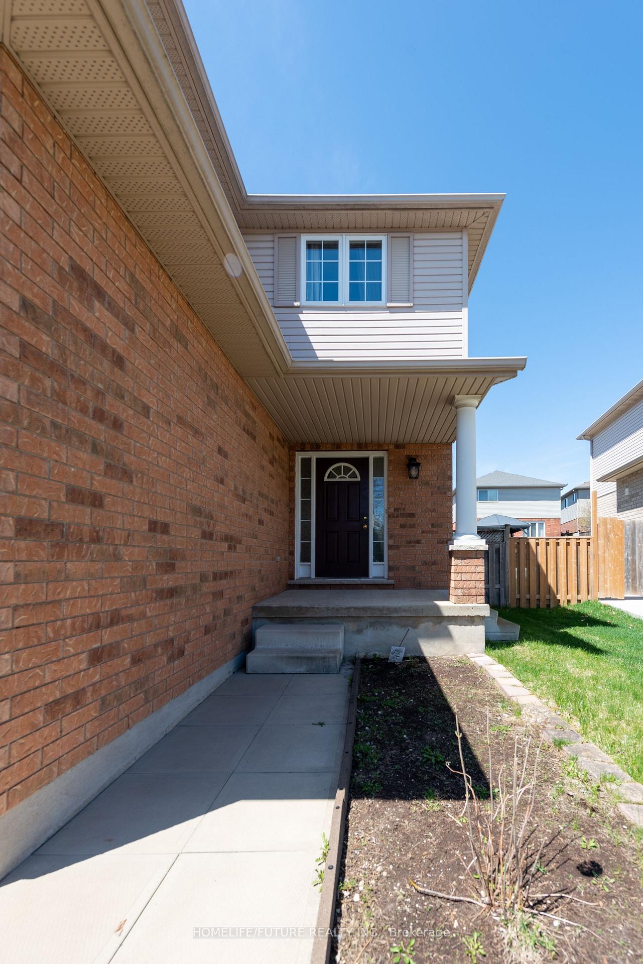 Photo 6 of 264 Holbeach Court, Waterloo, Colonial Acres — HOMEH