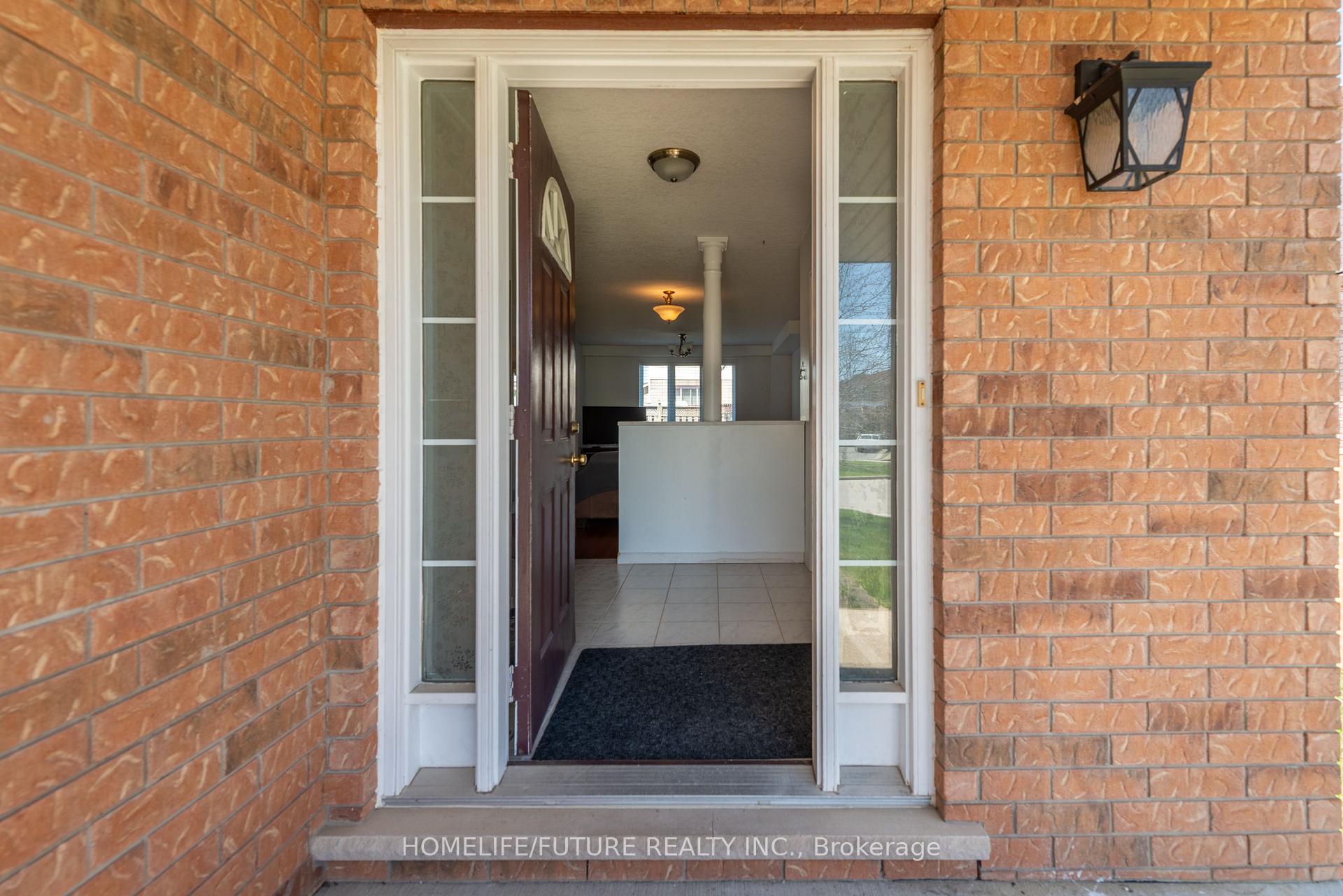 Photo 8 of 264 Holbeach Court, Waterloo, Colonial Acres — HOMEH