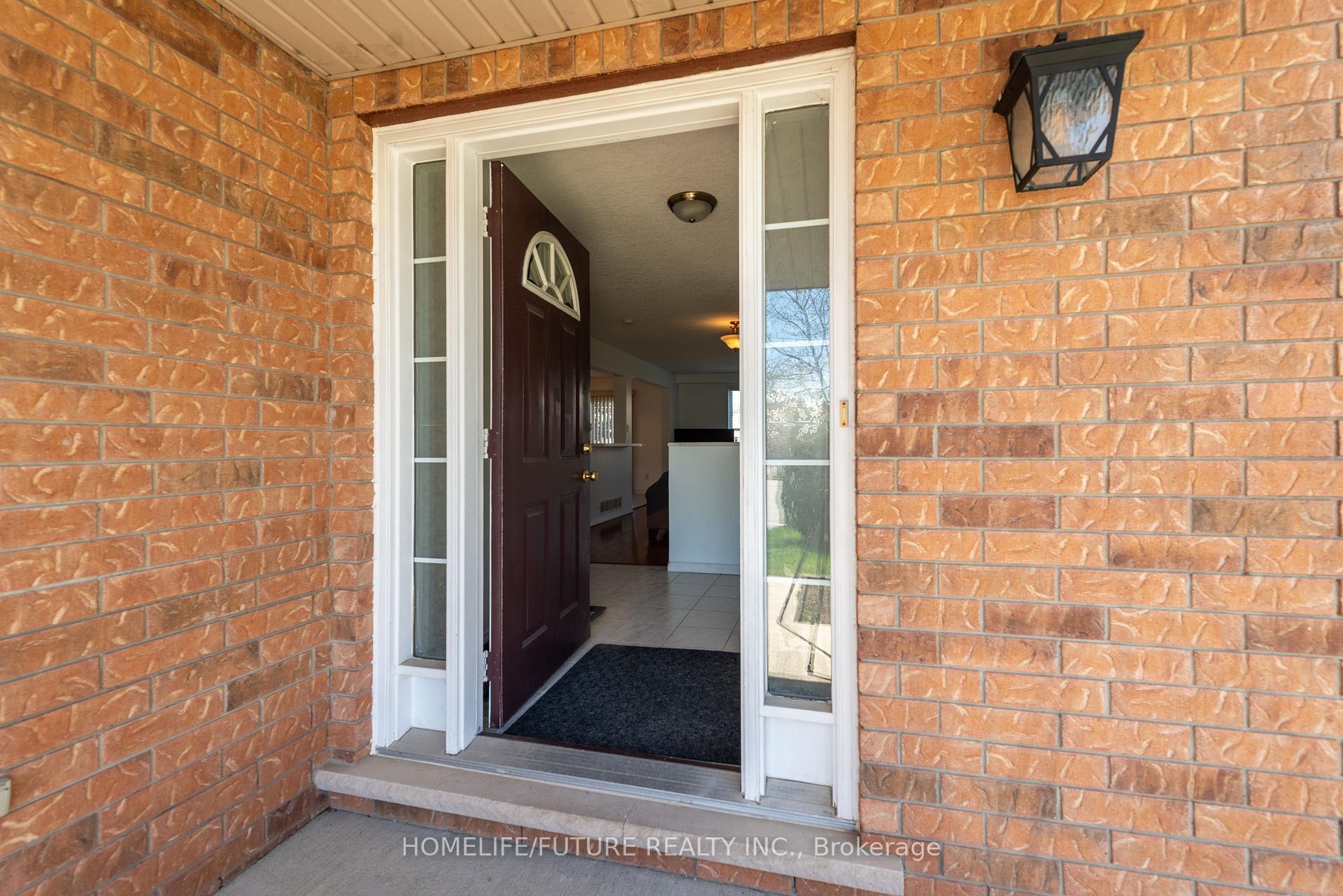 Photo 9 of 264 Holbeach Court, Waterloo, Colonial Acres — HOMEH
