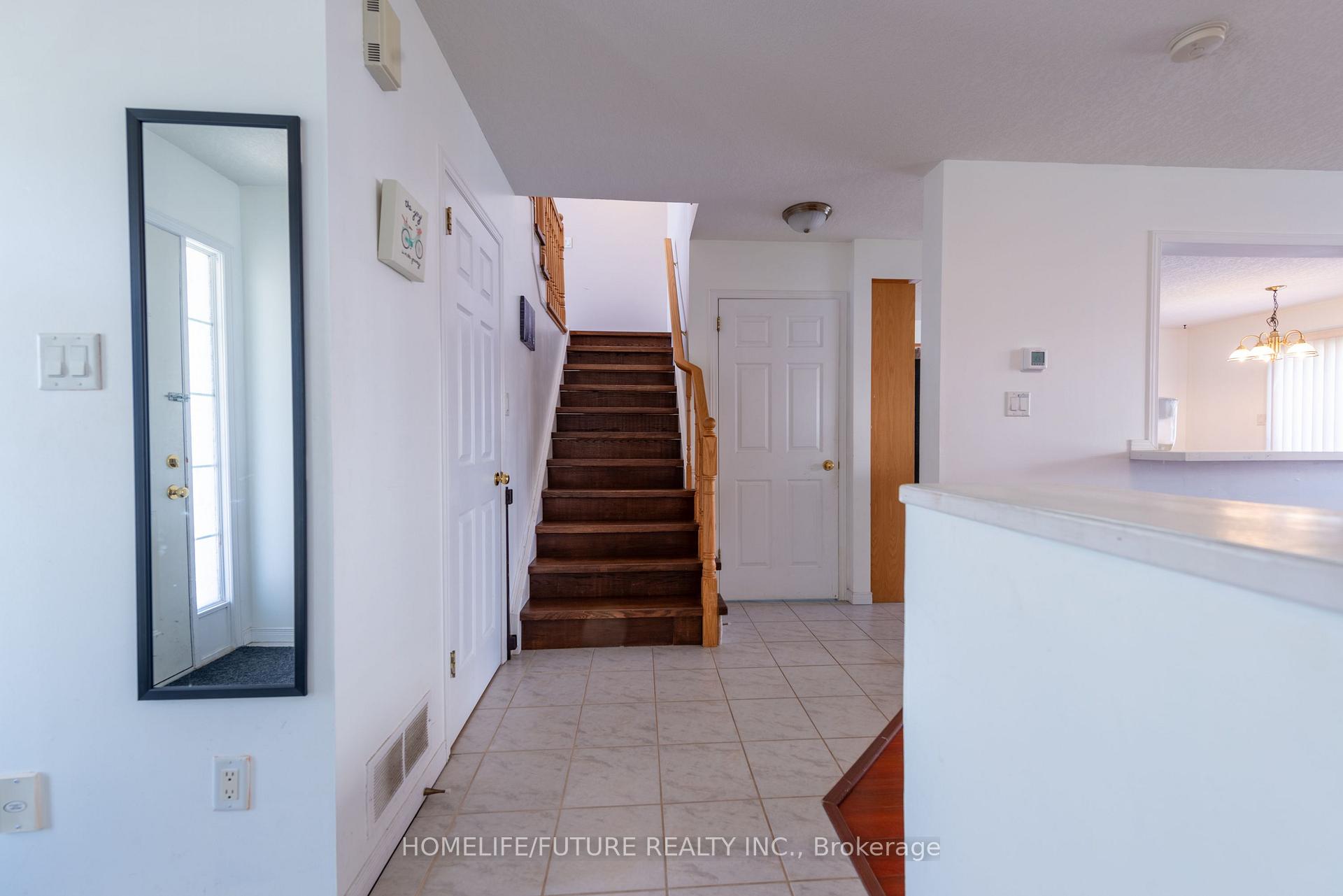 Photo 11 of 264 Holbeach Court, Waterloo, Colonial Acres — HOMEH