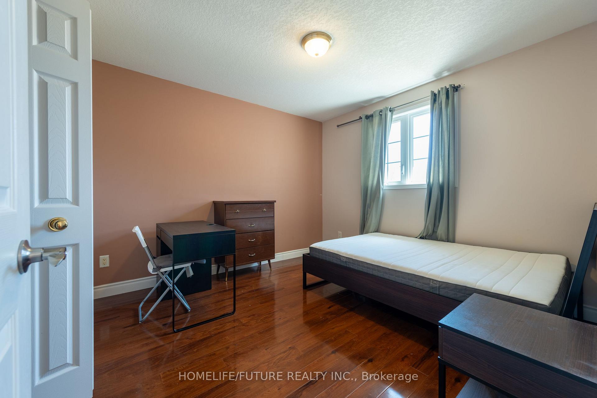 Photo 34 of 264 Holbeach Court, Waterloo, Colonial Acres — HOMEH